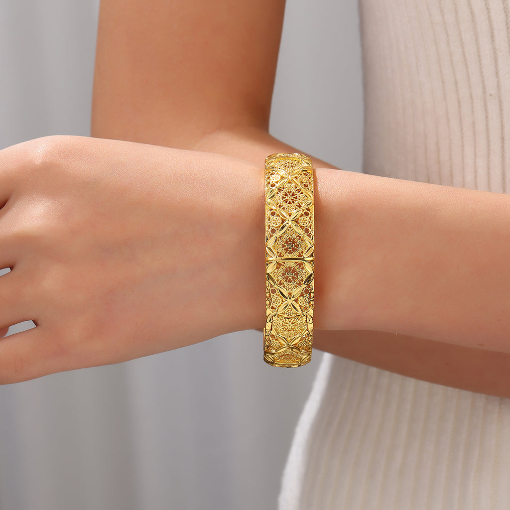 Royal Filigree Bangle 18k Gold
