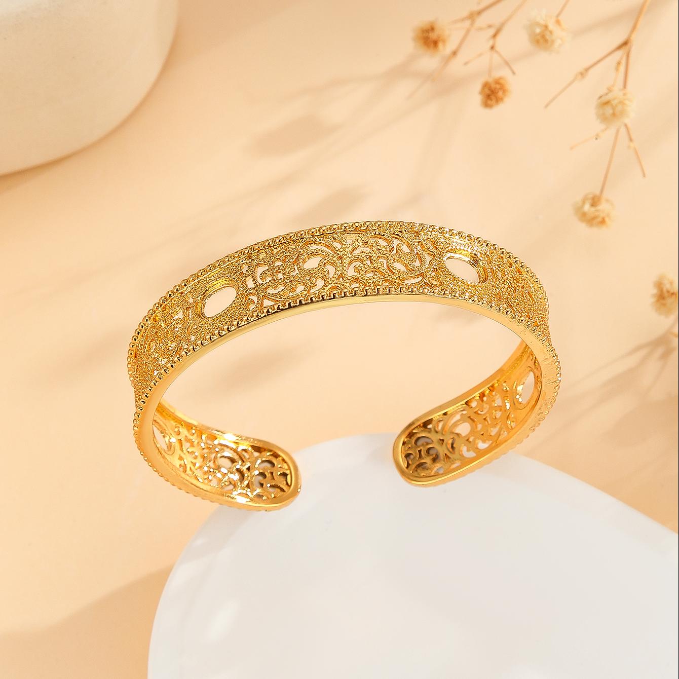 Luxury Gold Lace Flower Cuff 18K