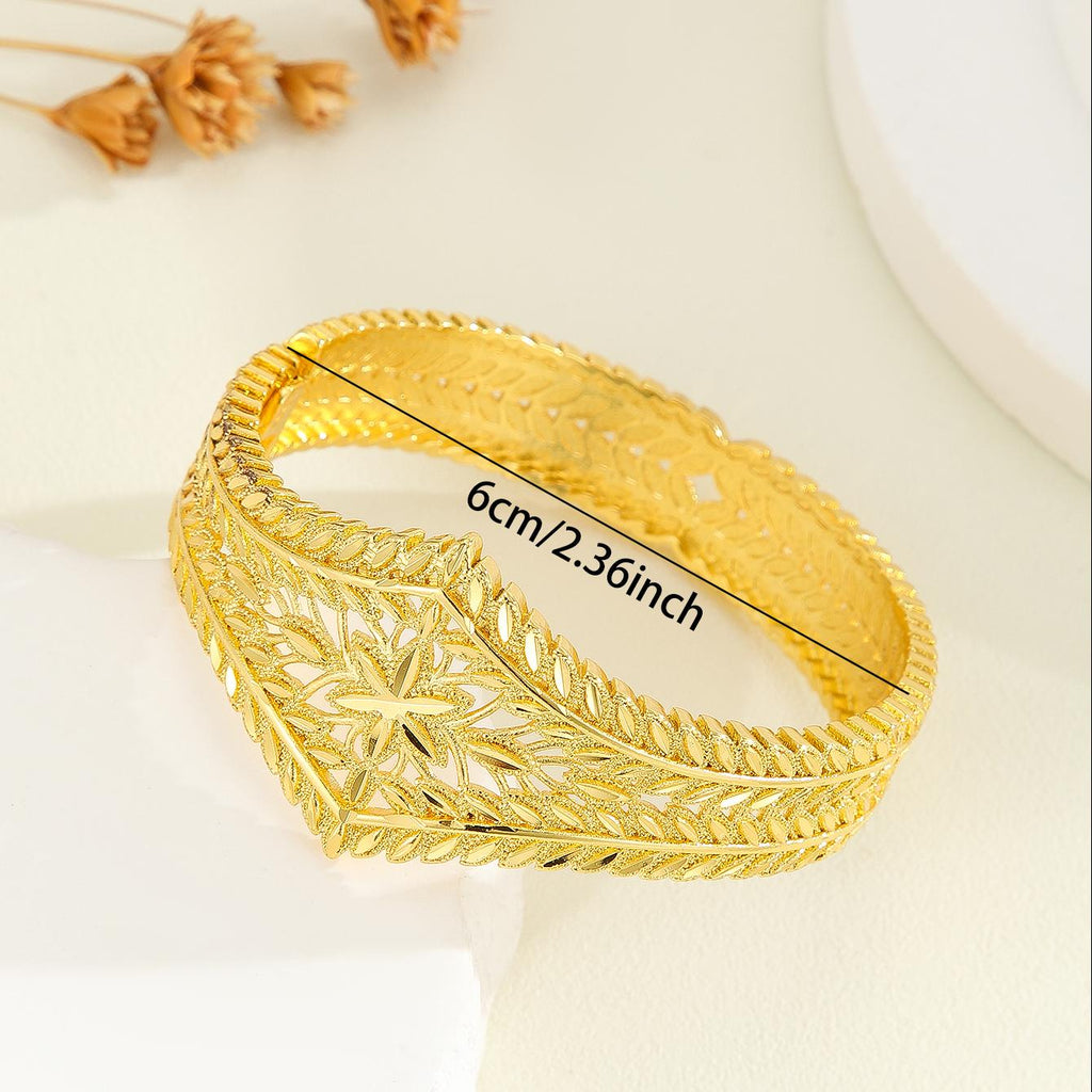 Royal Hollow Gold Bangle