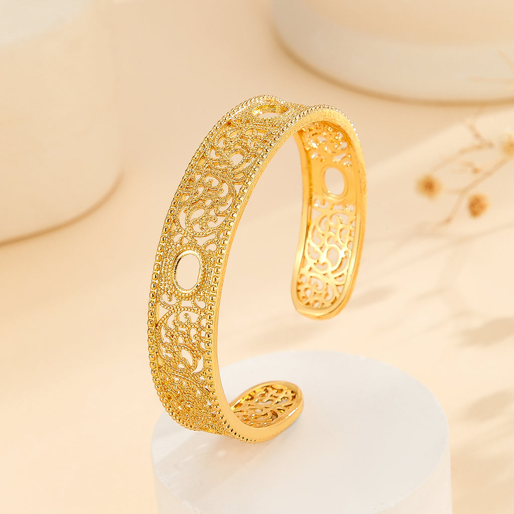 Luxury Gold Lace Flower Cuff 18K