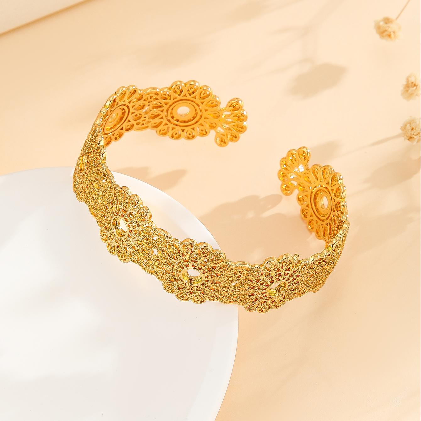 Luxury Gold Lace Flower Cuff 18K