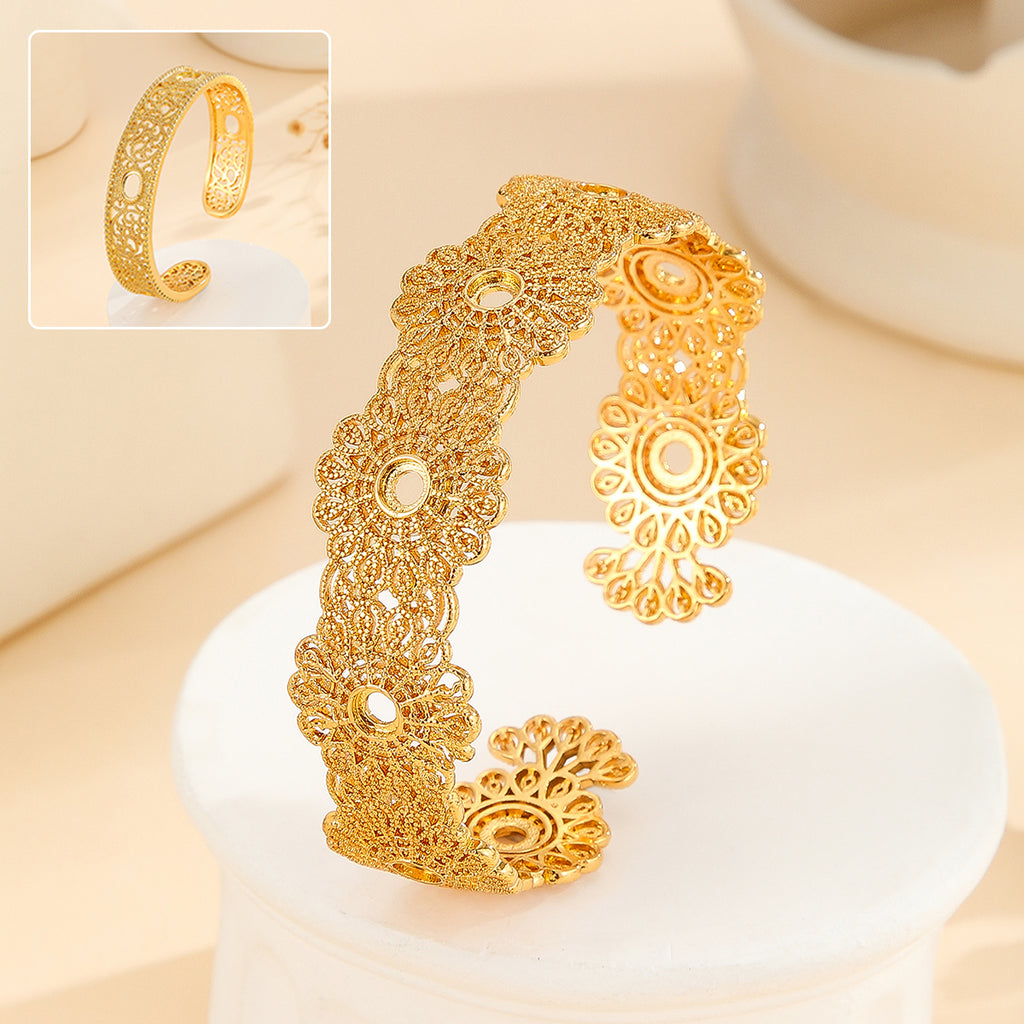 Luxury Gold Lace Flower Cuff 18K
