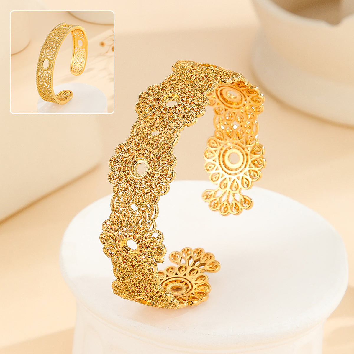 Luxury Gold Lace Flower Cuff 18K