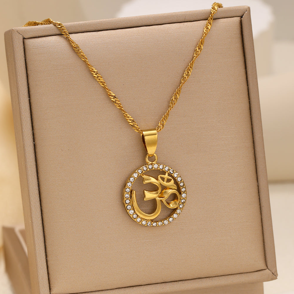 Circular Pendant Necklace
